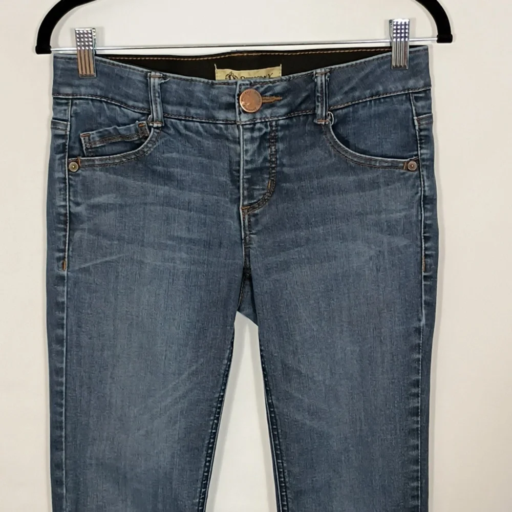 Democracy Women's Dark Wash Bootcut Jeans Size 2 - Picture 3 of 11